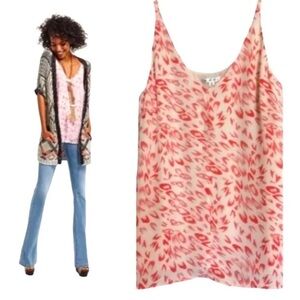 Cabi beautiful flirty camisole 💕